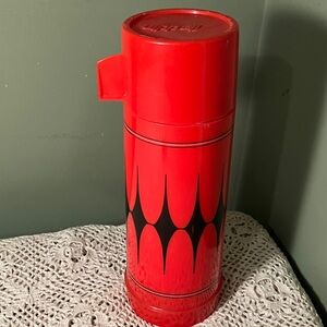 ALLADIN THERMOS RED BLACK DIAMOND JESTER TOP CUP LID 23C PINT 1960s VINTAGE OLD